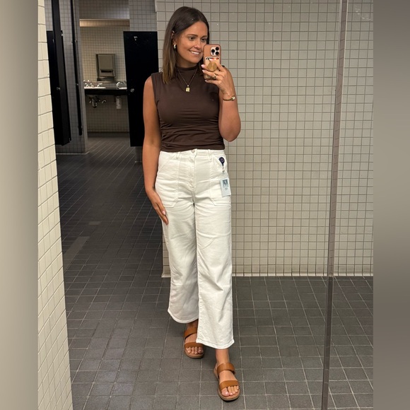 Meet your Posher, Sierra - Picture 2 of 5